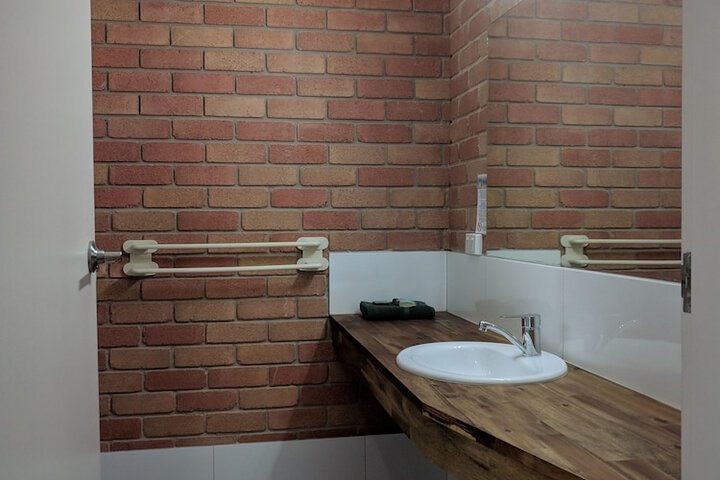 Room 53 of 74
