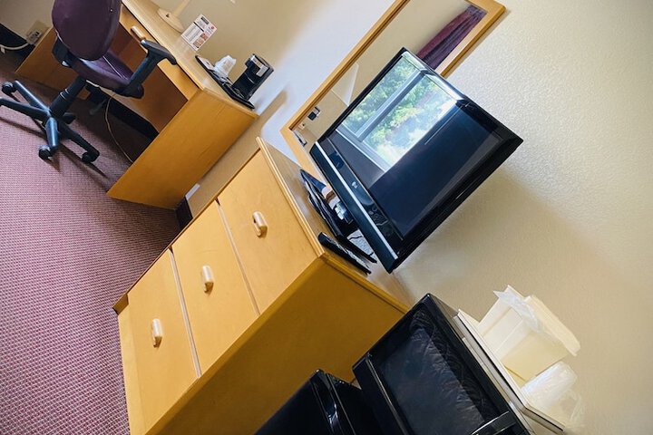 Room 15 of 93