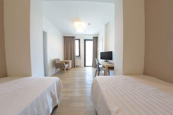 Room 40 of 74