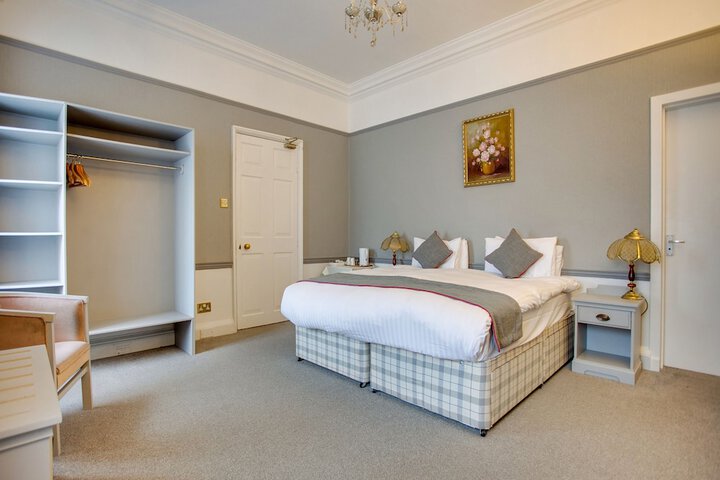 Room 9 of 70
