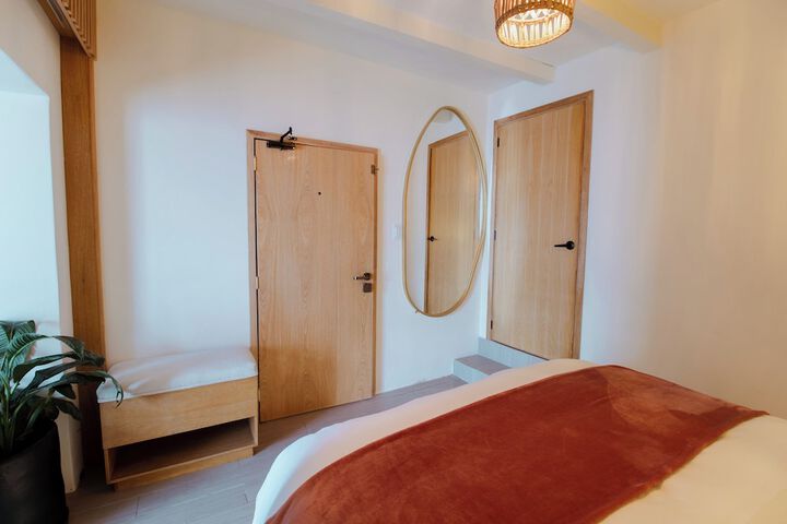 Room 9 of 52