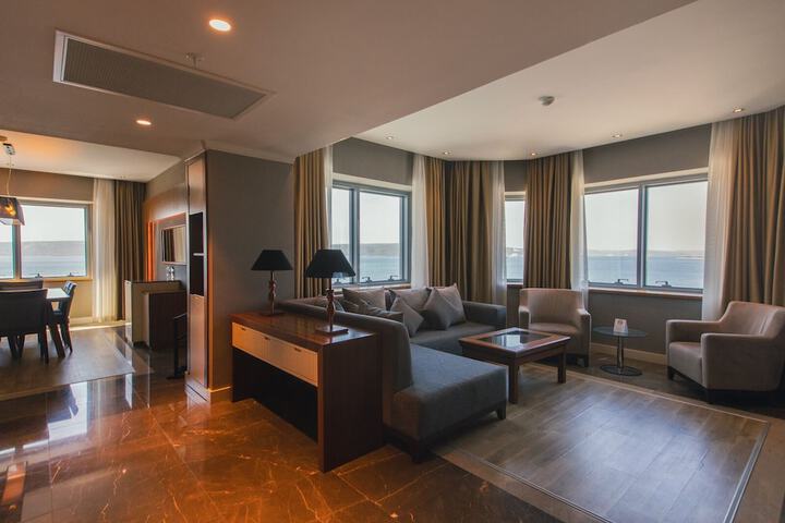 Room 18 of 113