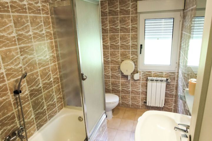 Room 16 of 24