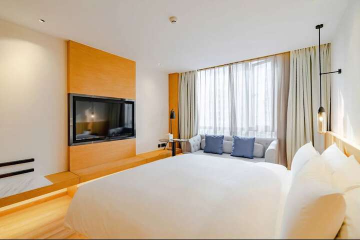 Room 19 of 43
