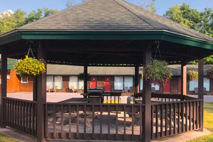 Hotel Exterior 39 of 49