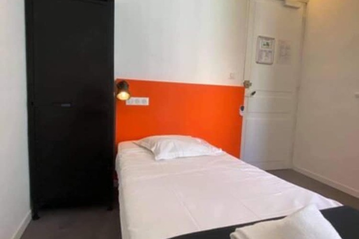 Room 11 of 41