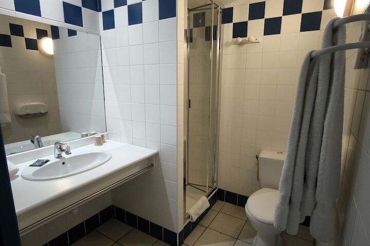 Room 15 of 22