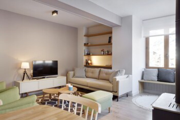 Room 9 of 20