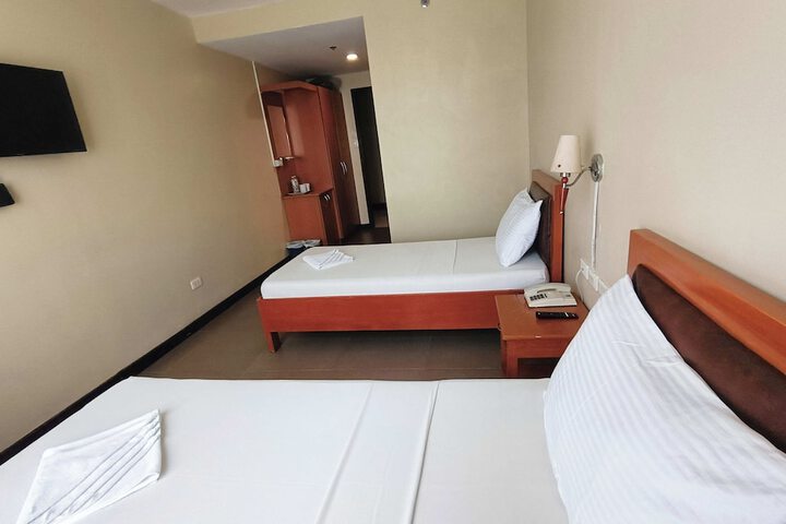 Room 8 of 73