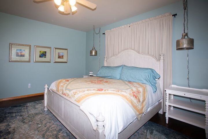 Room 33 of 87