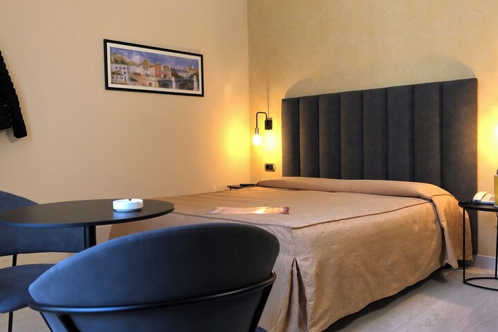 Room 12 of 65