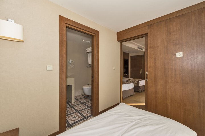 Room 13 of 60
