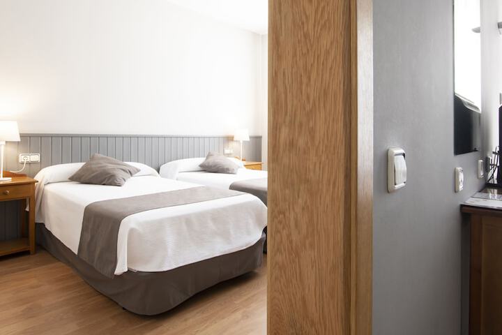 Room 7 of 35