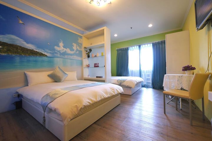 Room 5 of 51