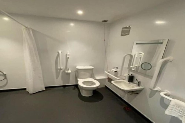 Room 26 of 41