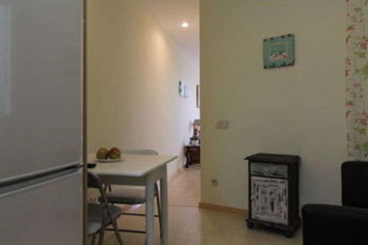 Room 9 of 16