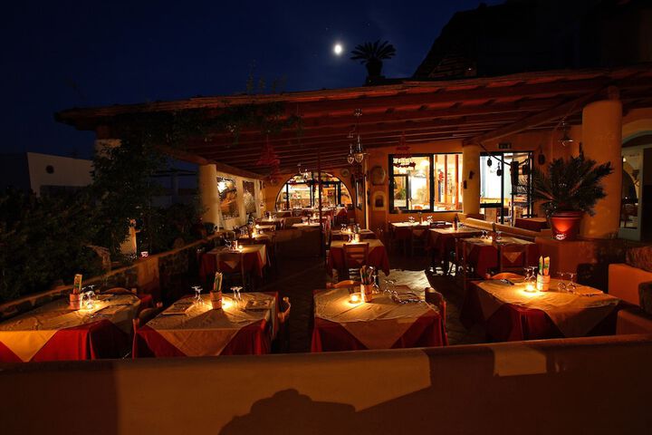 Dining 48 of 78
