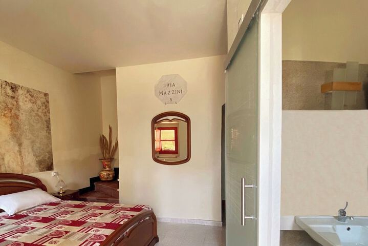 Room 8 of 39