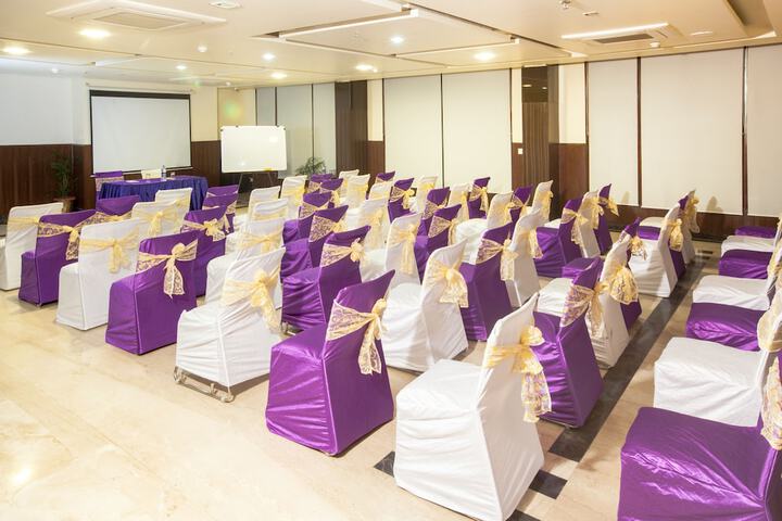Ballroom/Hall 312 of 338