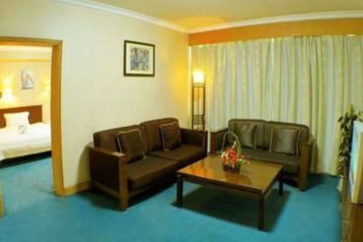 Room 6 of 31