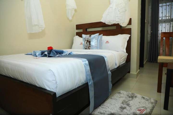 Room 2 of 31