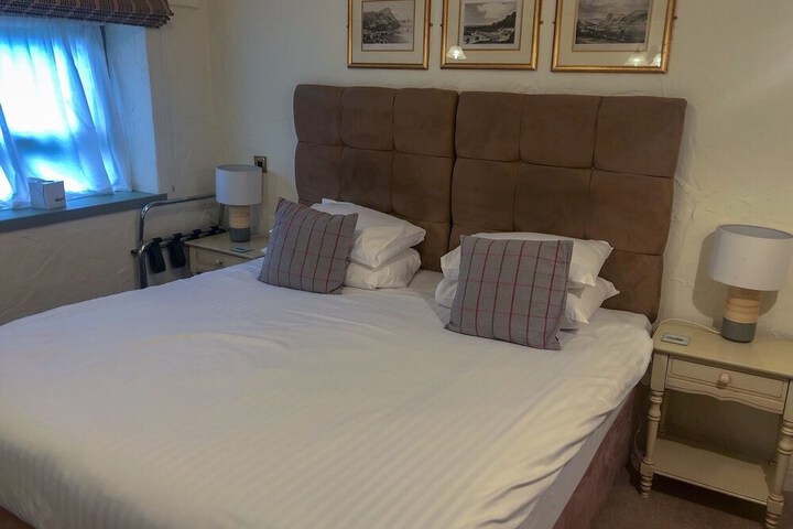 Room 17 of 46