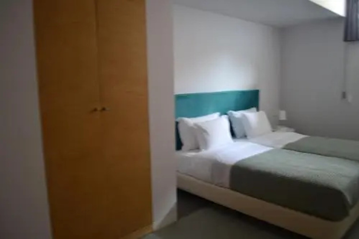 Room 2 of 3