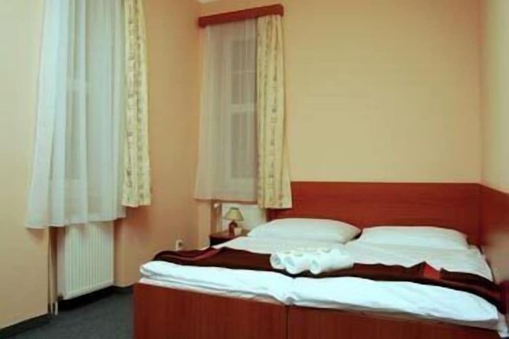 Room 12 of 43
