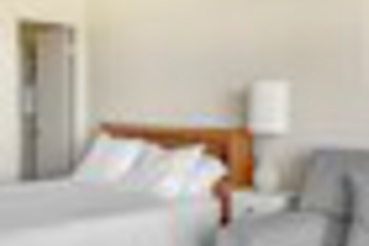 Room 422 of 663