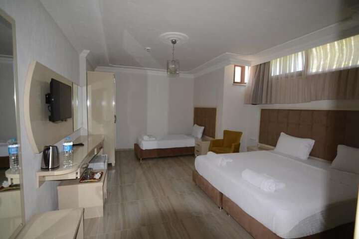 Room 17 of 38