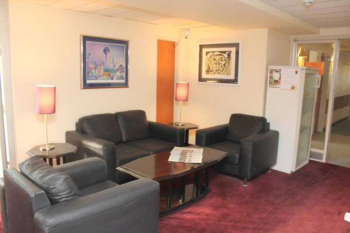 Room 30 of 41