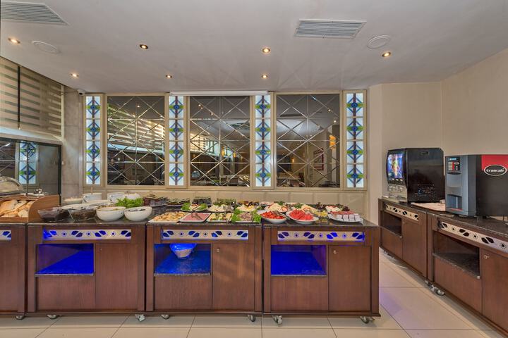 Breakfast buffet