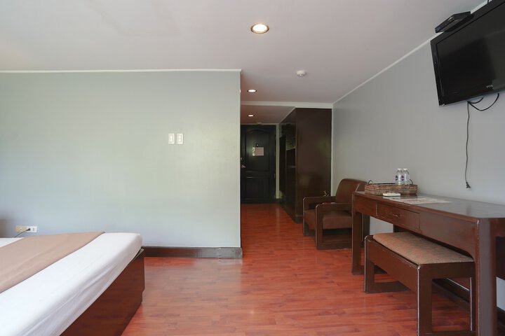 Room 17 of 27