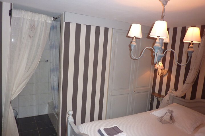 Room 13 of 40