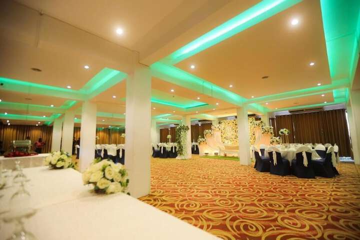 Ballroom/Hall 31 of 46