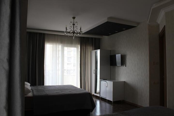 Room 11 of 27