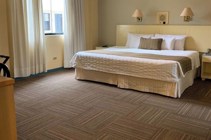 Room 9 of 35