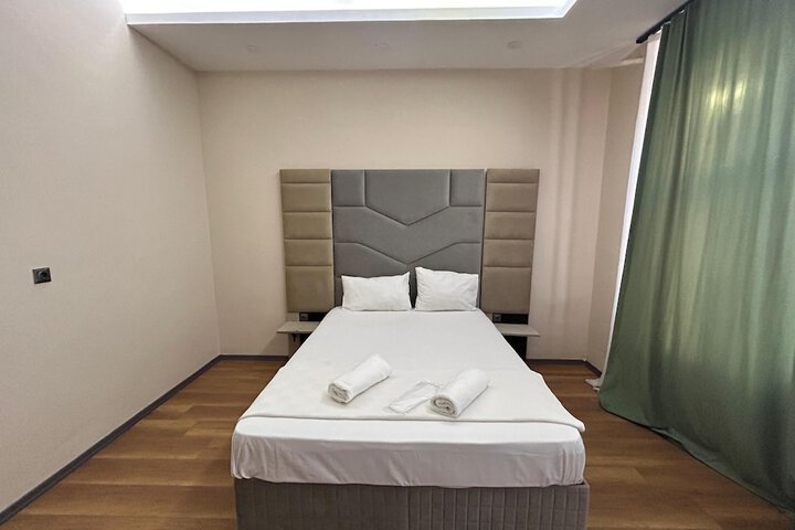 Room 66 of 204