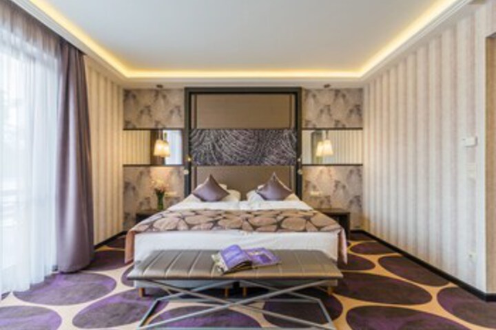 Room 30 of 42