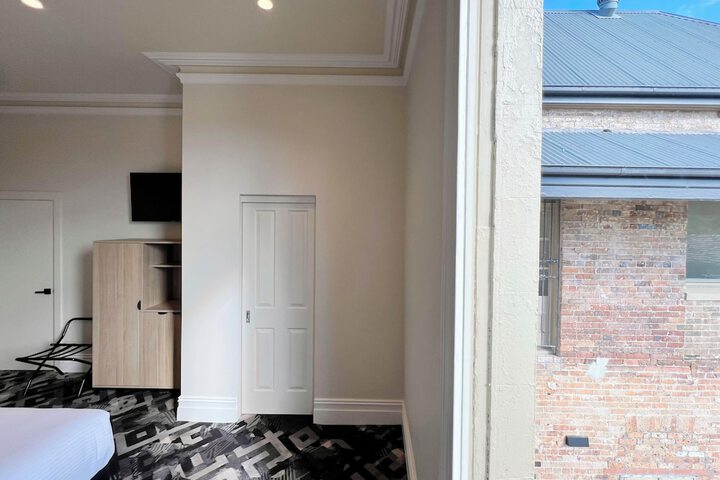 Room 8 of 25