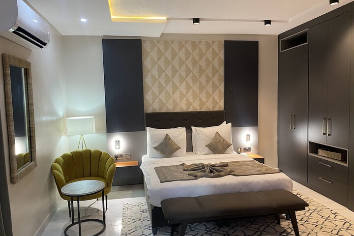 Room 4 of 41