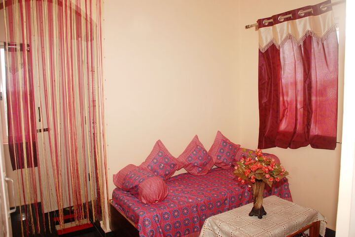 Room 3 of 8