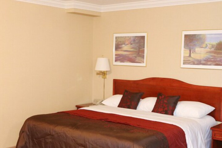 Room 12 of 99