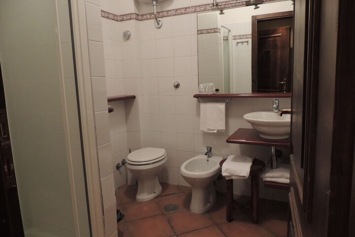 Room 21 of 51