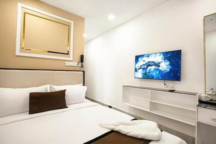 Room 27 of 46