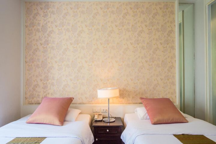 Room 17 of 49