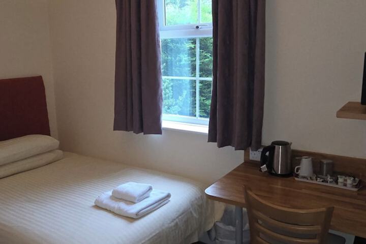 Room 28 of 92