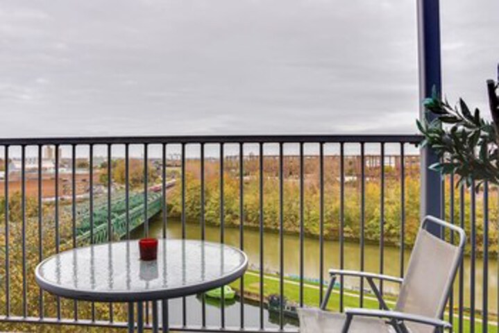 1 BED With Parking and Terrace