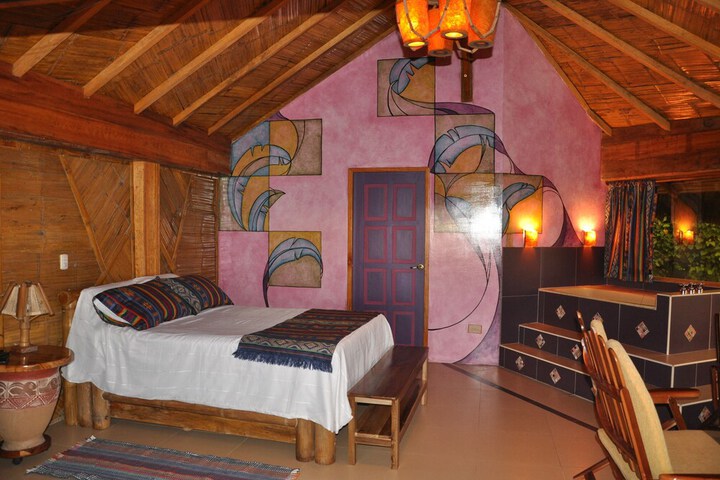 Room 17 of 104