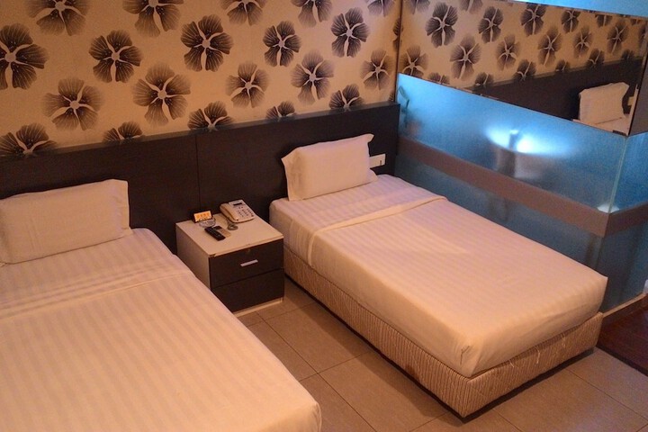 Room 18 of 35
